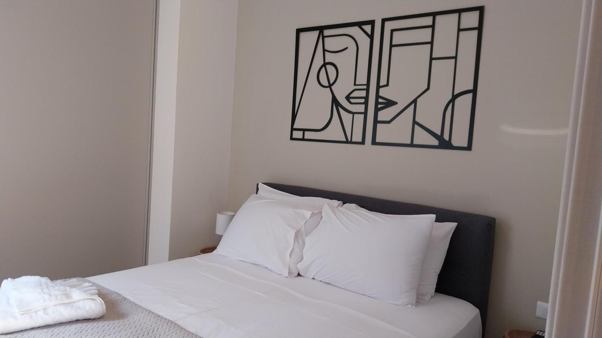 Uni Island - City Heart Suites Heraklion (Crete) Exterior foto